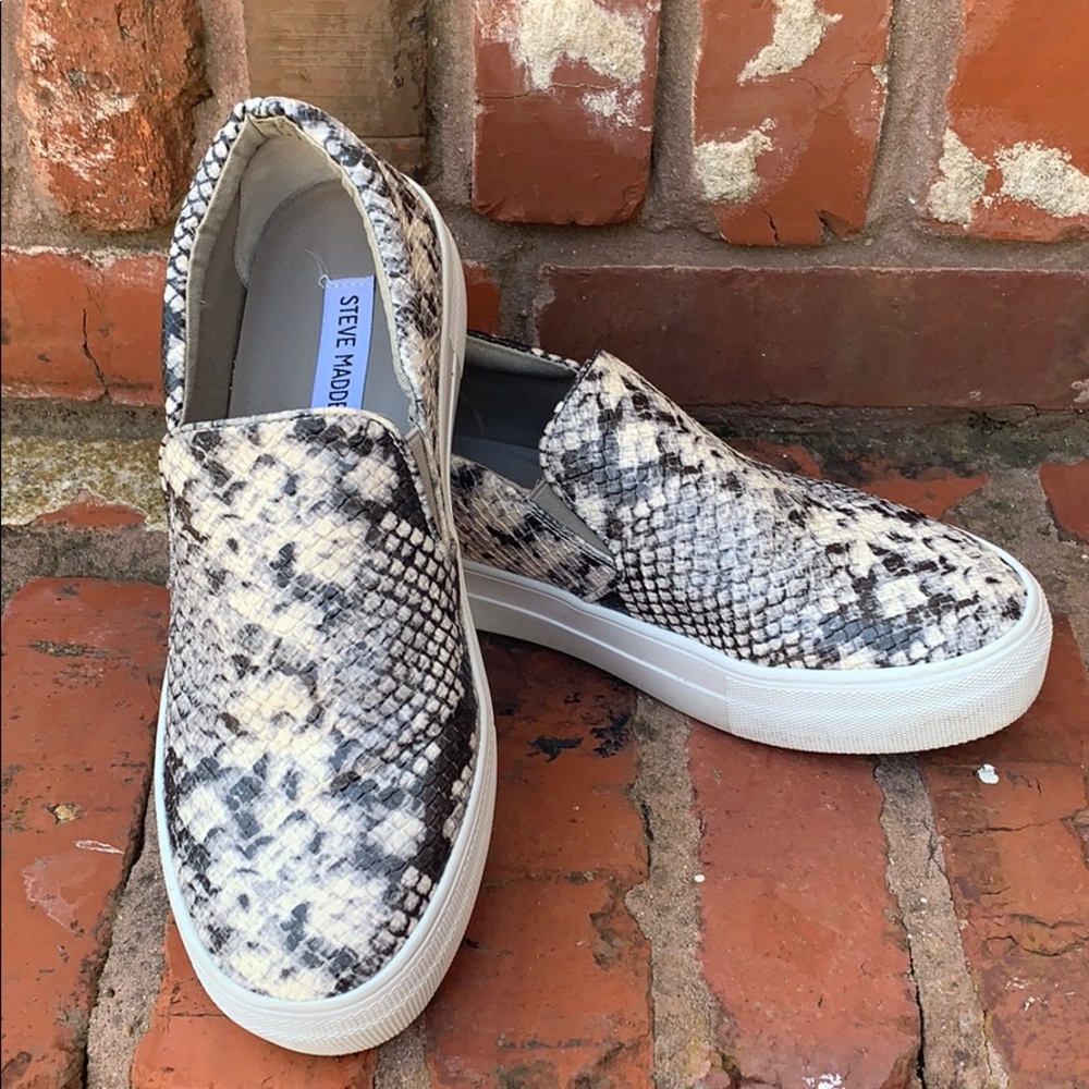 Steve Madden Gills Snakeskin Sneaker 7.5